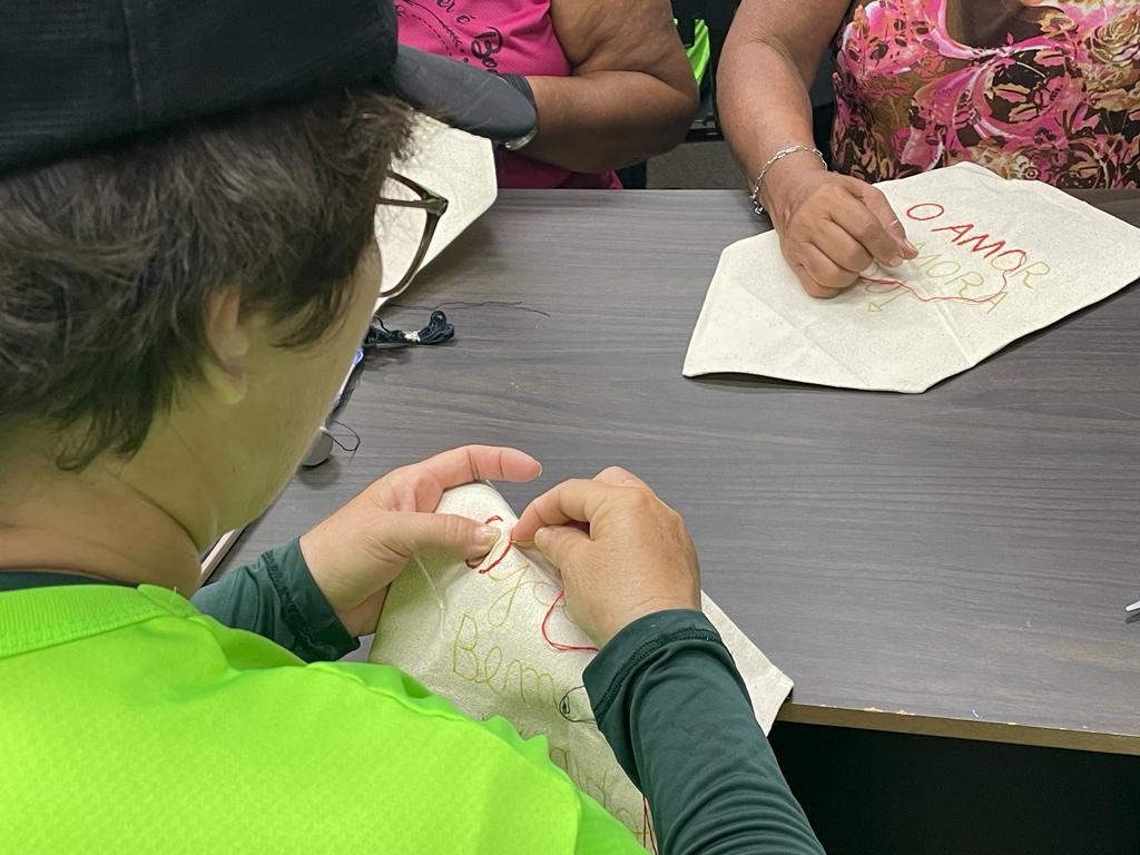 Cras Amor promove oficina de bordados para a comunidade – Prefeitura Municipal de Macapá