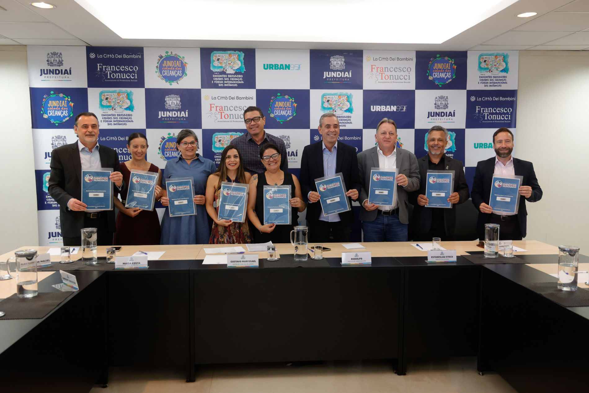 Fórum Regional de Direitos Humanos: representantes da RMJ recebem relatório norteador de políticas