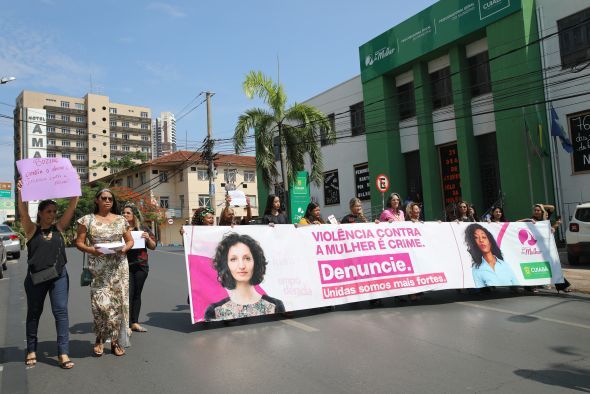 Prefeitura de Cuiab | Secretaria da Mulher envolveu diretamente mais de sete mil pessoas em aes de conscientizao no combate violncia domstica