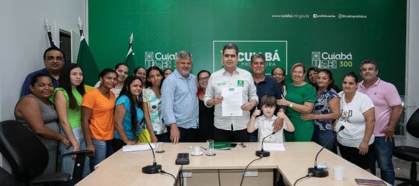 Prefeitura de Cuiab | Prefeito autoriza continuidade do trabalho de escola filantrpica por mais 20 anos em espao pblico
