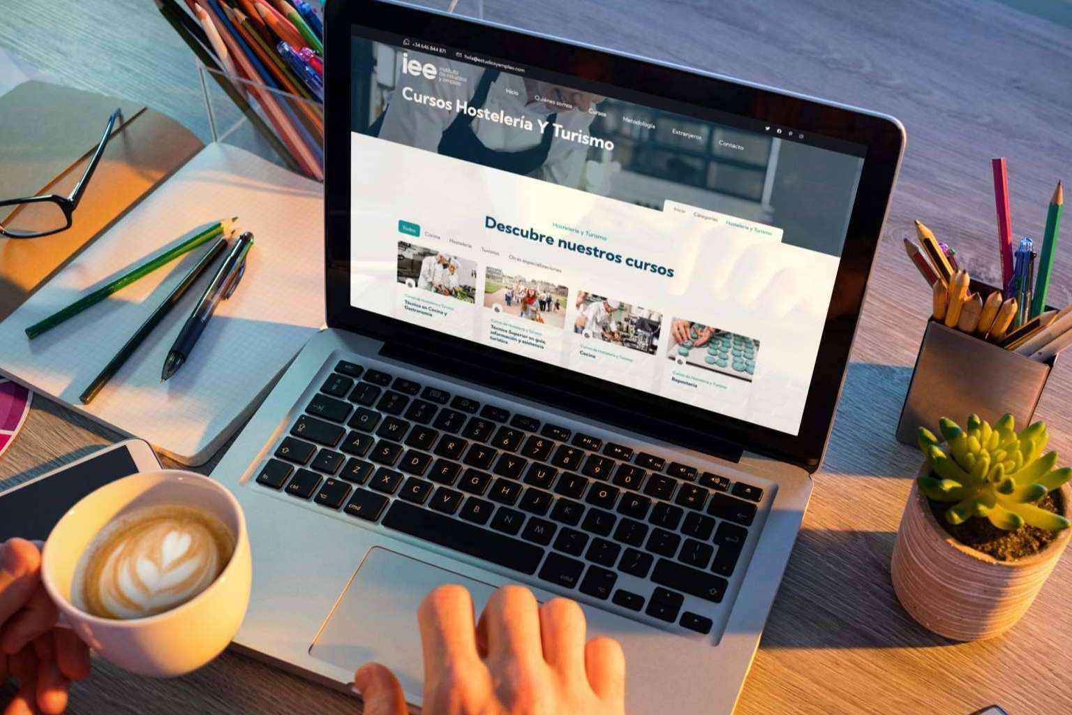 El Instituto de Estudios y Empleo ayuda a impulsar la carrera con asesoramiento en empleabilidad
