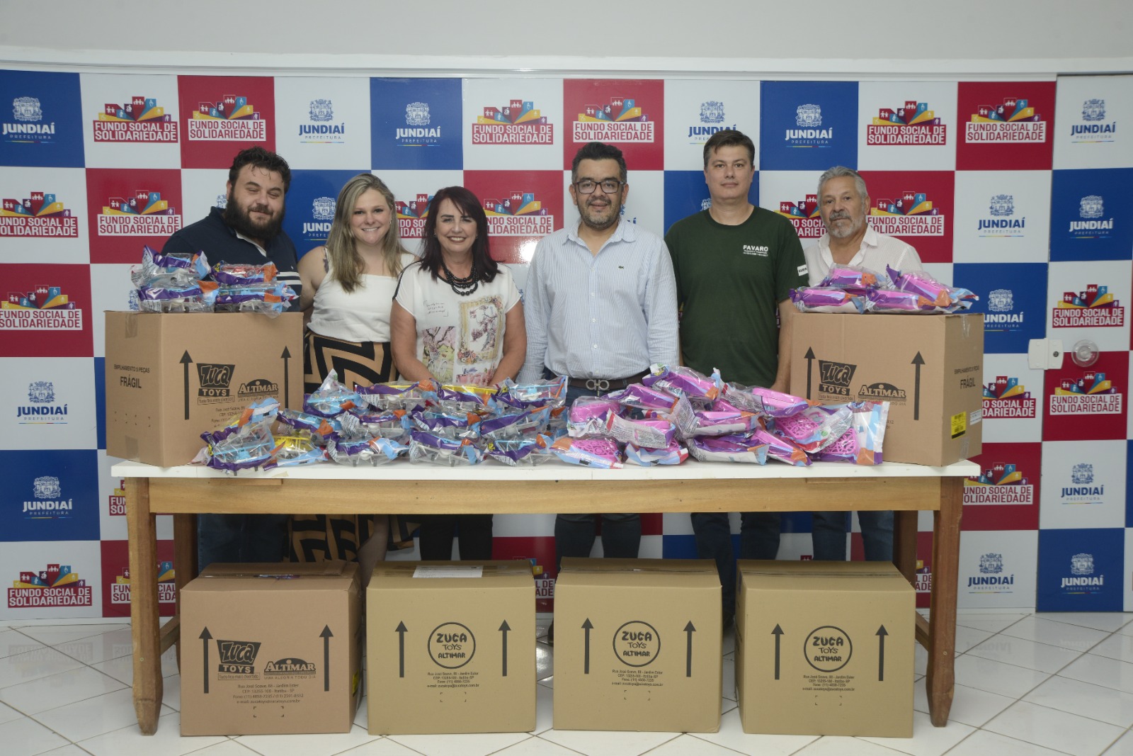 Campanha Natal Solidário recebe doações de brinquedos da ACOMAC