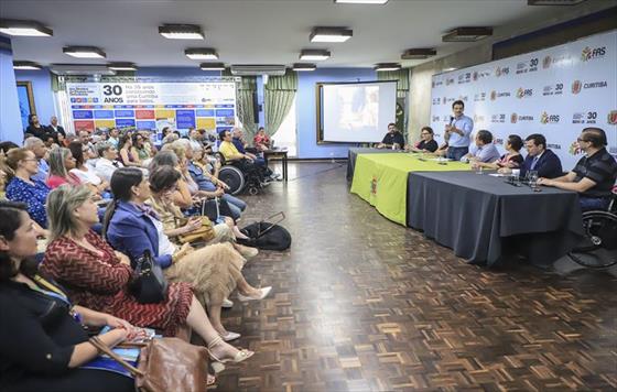 Conselho comemora 30 anos destacando campanhas pela incluso em Curitiba