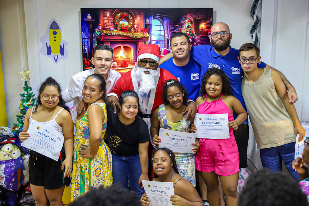 Jovens com síndrome de Down se formam em curso de informática do Espaço da Juventude de Madureira - Prefeitura da Cidade do Rio de Janeiro