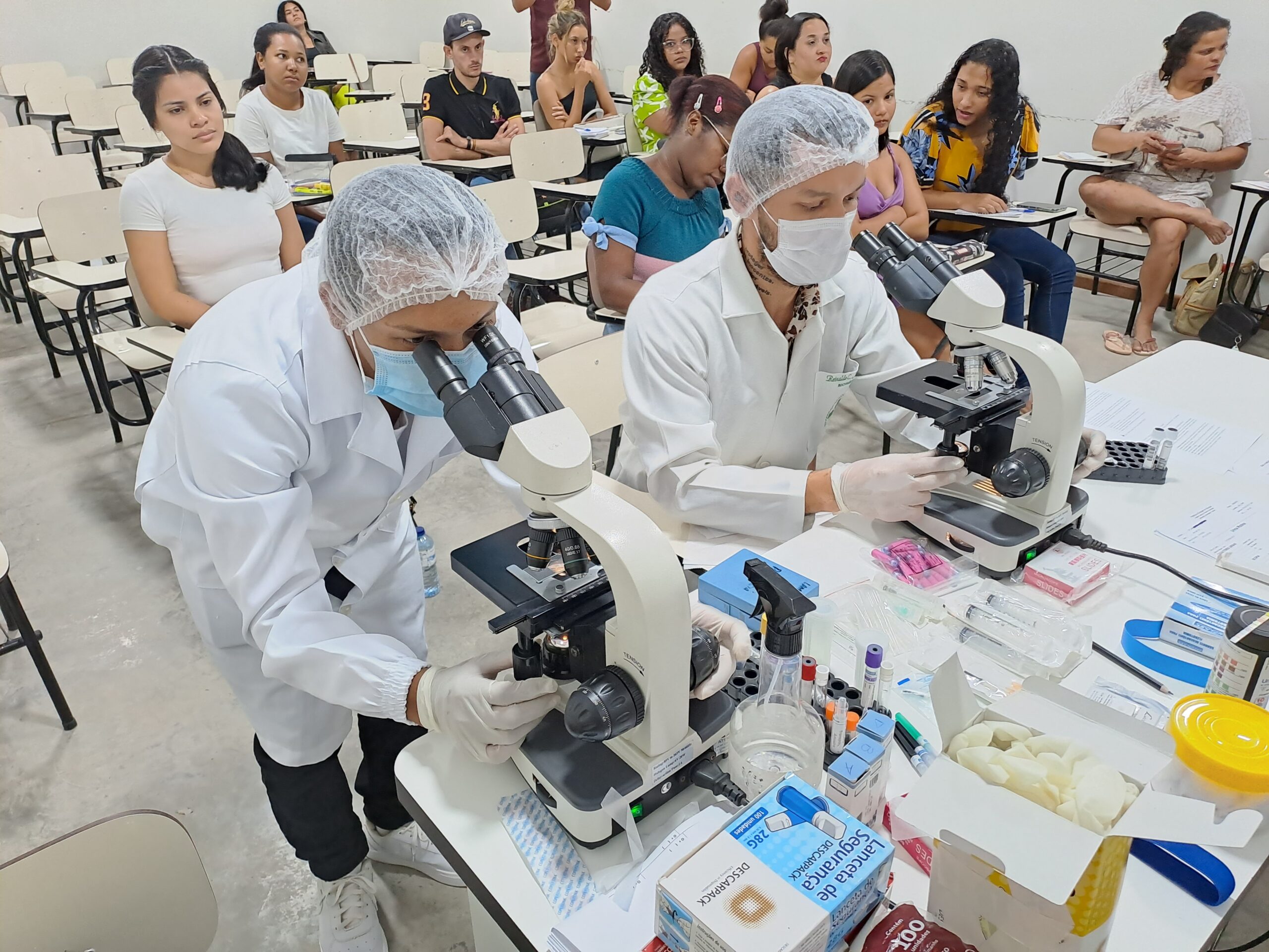 Jovens e adultos participam da 1ª Feira de Profissões do Programa Cidade Jovem – Prefeitura Municipal de Macapá