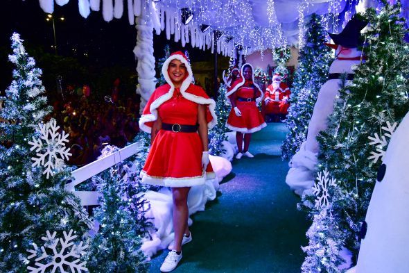 Prefeitura de Cuiab | Natal da Gente 2023 faz nevar em Cuiab; Carreta de luz carrega trs toneladas de sonhos para dez bairros da capital; Veja a programao