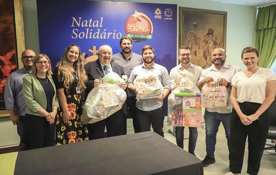 Rafael Greca convida curitibanos a doarem brinquedos para o Natal Solidrio