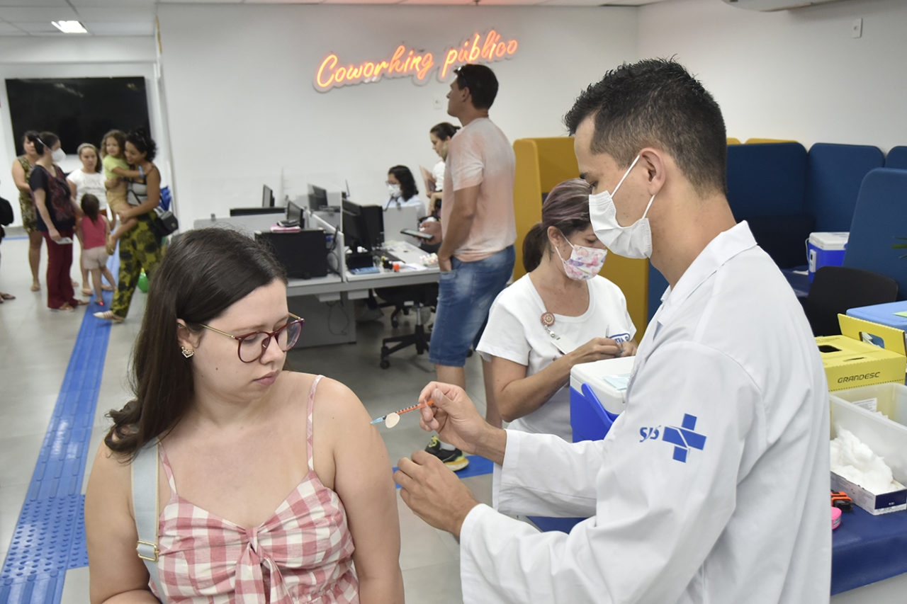 COVID-19: Novo esquema de vacinação começa nesta semana; dose entra para a rotina
