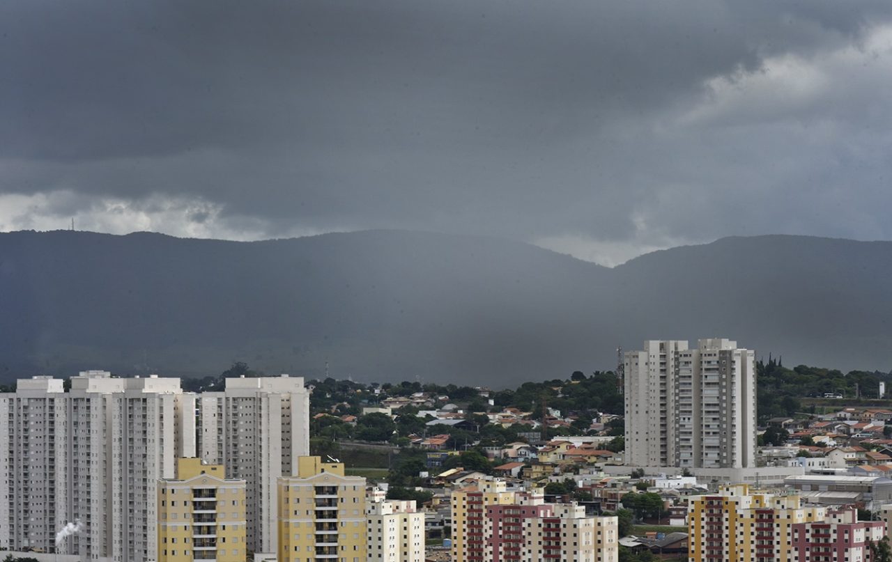 Defesa Civil alerta para chuvas contínuas até sábado (27)