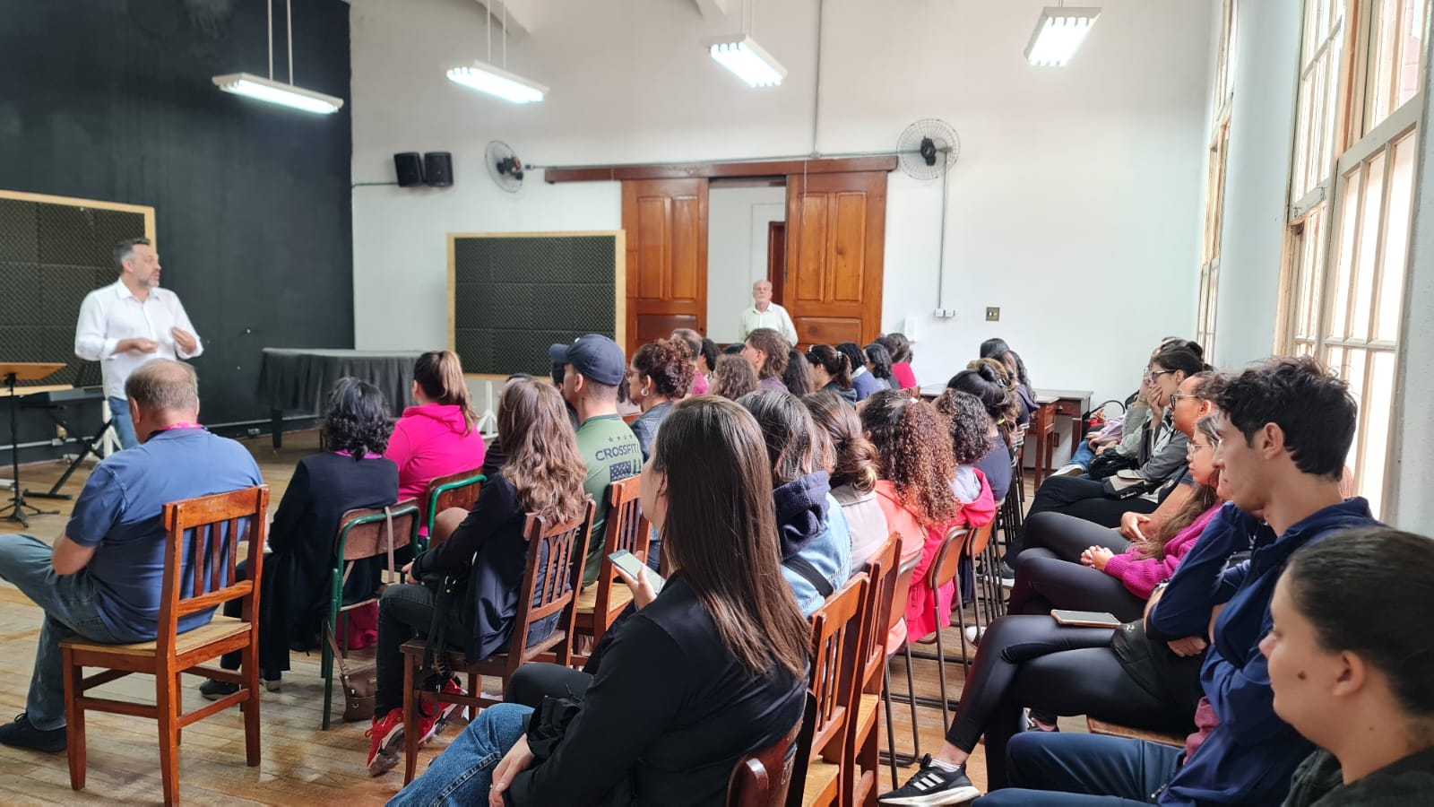Educadores infantis participam de ações do programa “Cultura e Educação de Mãos Dadas”