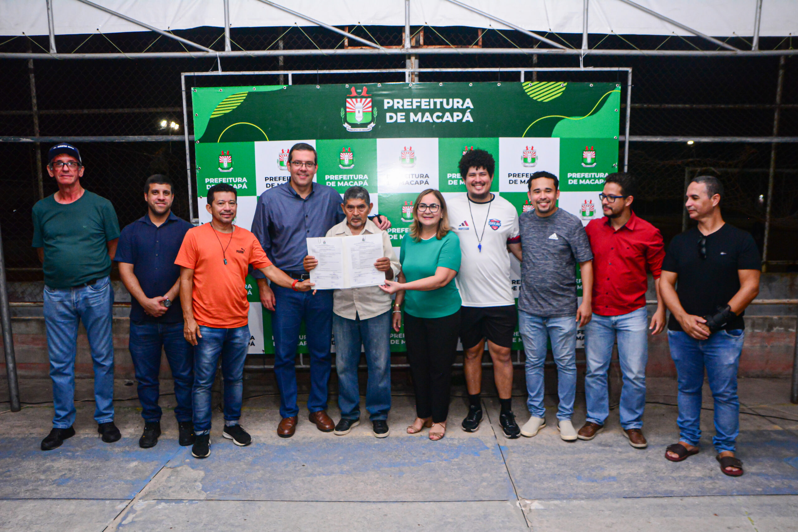 Prefeito Dr. Furlan e deputada Goreth Sousa assinam Ordem de Serviço para revitalização de Complexo Esportivo, no bairro Marabaixo I