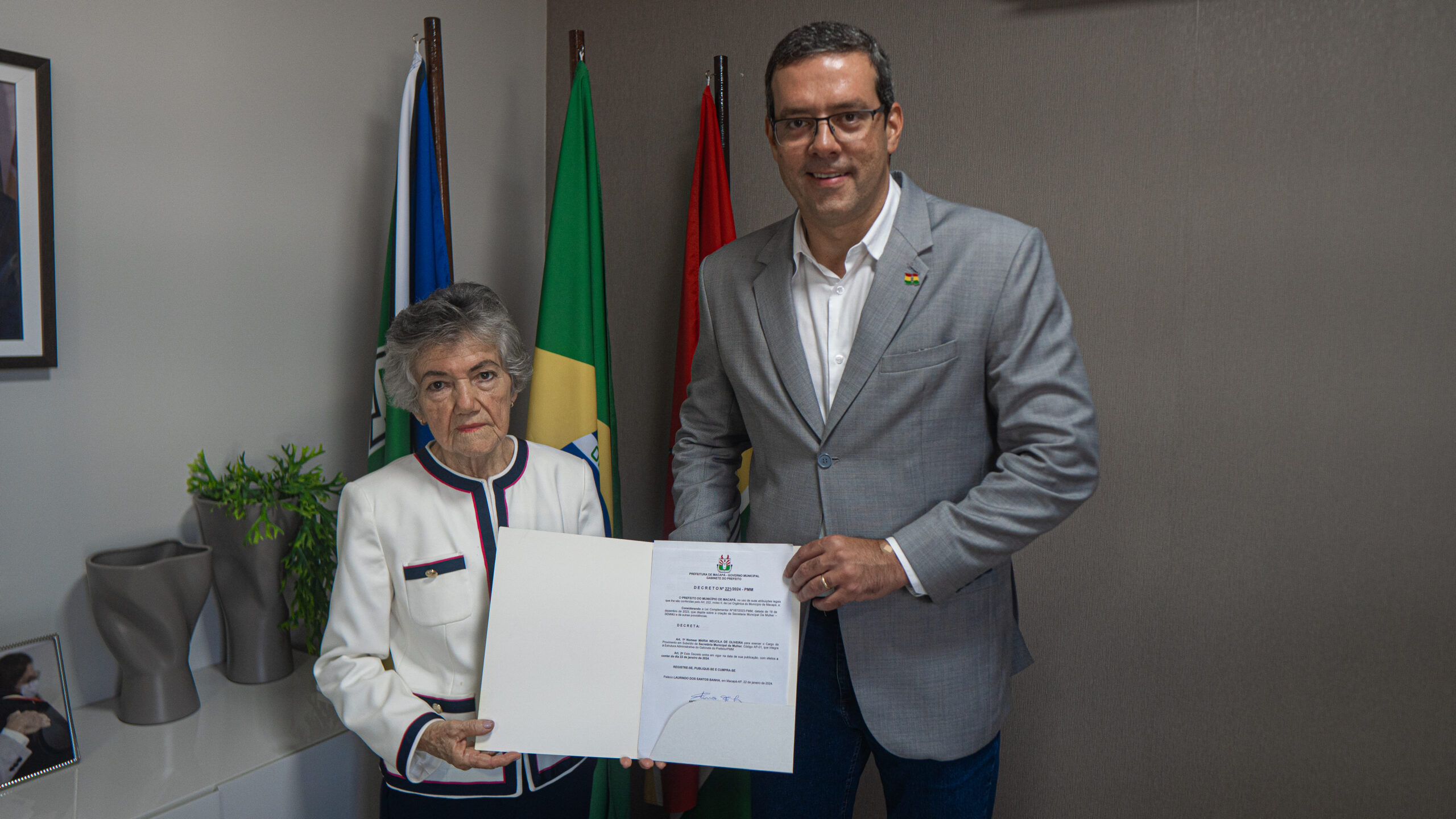 Prefeito Dr. Furlan empossa a primeira Secretária da Mulher de Macapá  – Prefeitura Municipal de Macapá