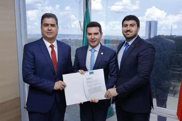 Prefeitura de Cuiab | Ministro das Cidades recebe informaes tcnicas complementares do projeto de implantao do VLT Cuiabano; Tcnicos iro visitar a capital em fevereiro