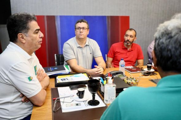 Prefeitura de Cuiab | Prefeito Emanuel Pinheiro determina levantamento e alinha aes com gestores da Sade