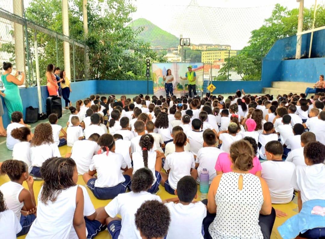 Ações do programa A Caminho da Escola 2.0 são retomadas em escola da Zona Norte - Prefeitura da Cidade do Rio de Janeiro