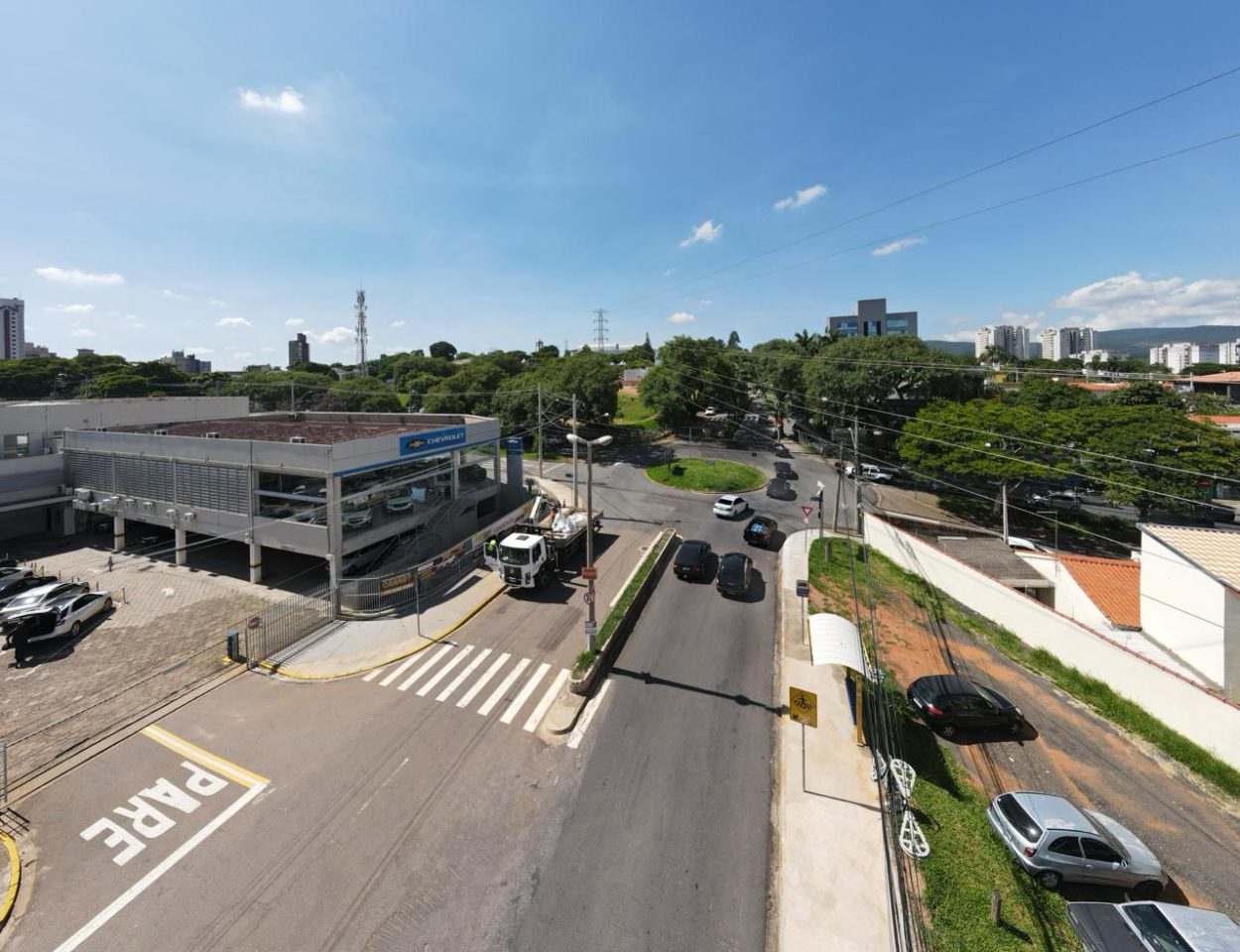 Obras da nova adutora da DAE avançam pela avenida Dona Manoela Lacerda de Vergueiro