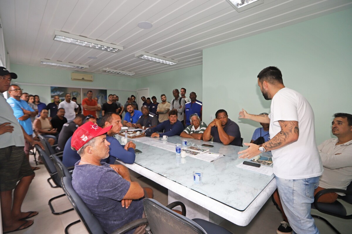 Prefeitura de Búzios realiza reunião para tratar do ordenamento do Píer do Centro