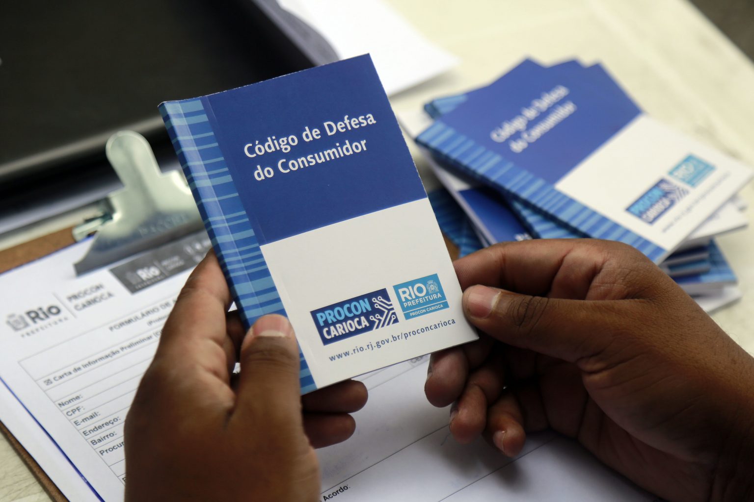 Procon Carioca multa a Light em mais de R$14 milhões - Prefeitura da Cidade do Rio de Janeiro