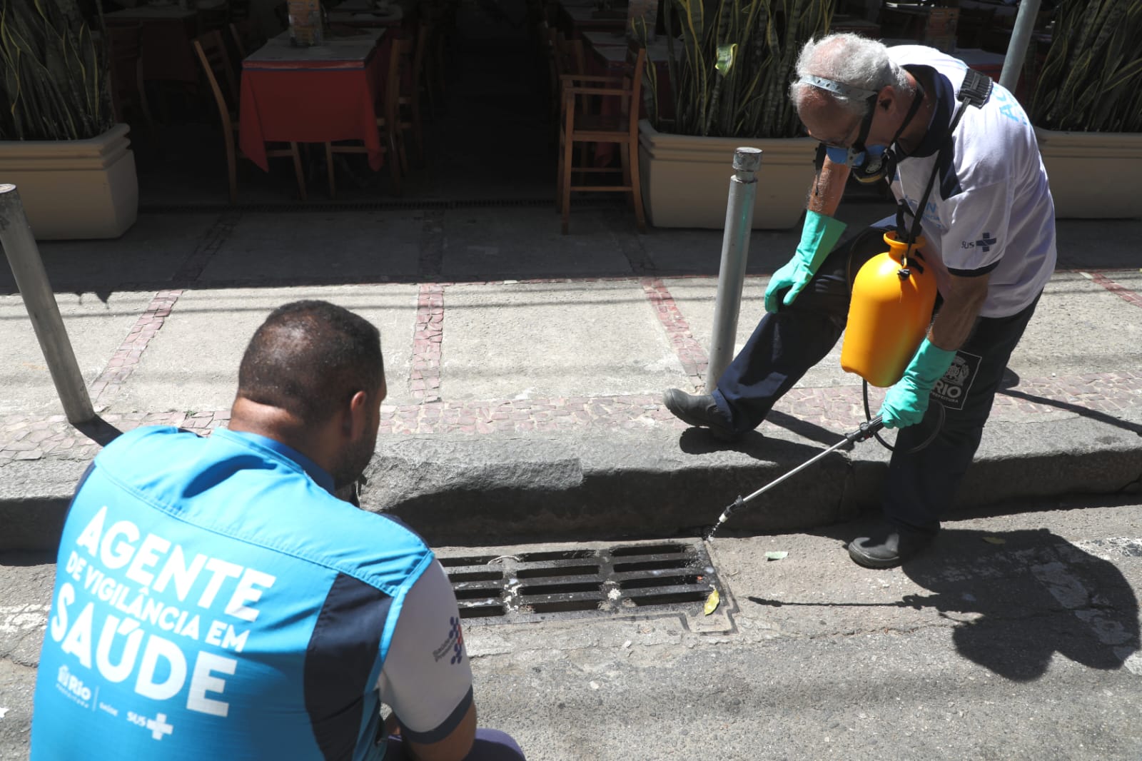 Secretaria de Saúde faz ações de prevenção da dengue em bairros da cidade - Prefeitura da Cidade do Rio de Janeiro