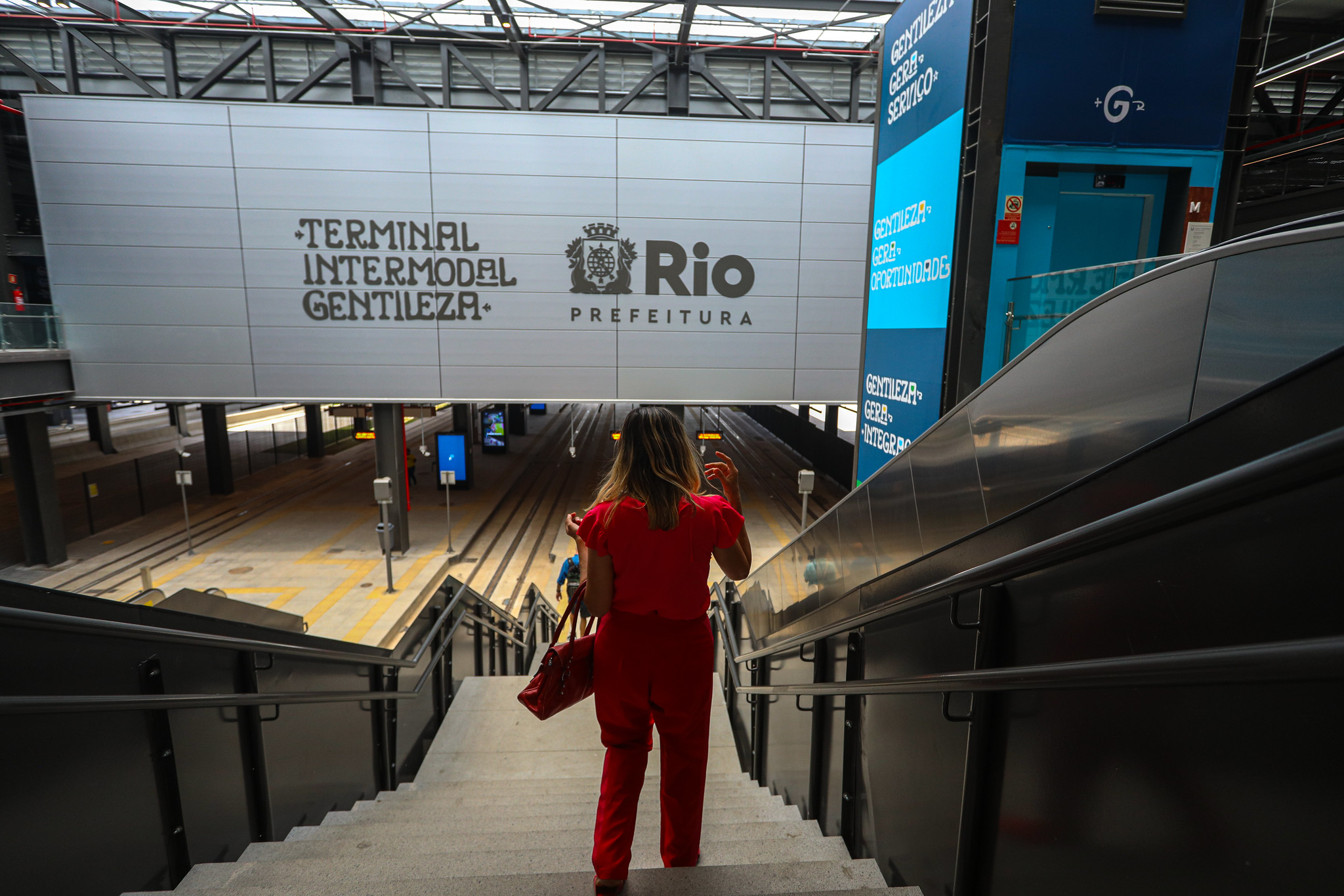 Terminal Intermodal Gentileza inicia operações em dias úteis integrando BRT, VLT e ônibus municipais - Prefeitura da Cidade do Rio de Janeiro