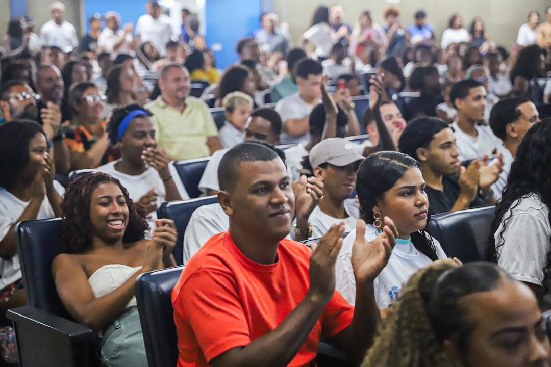 Emprega JUV certifica mais 300 jovens de favelas cariocas - Prefeitura da Cidade do Rio de Janeiro