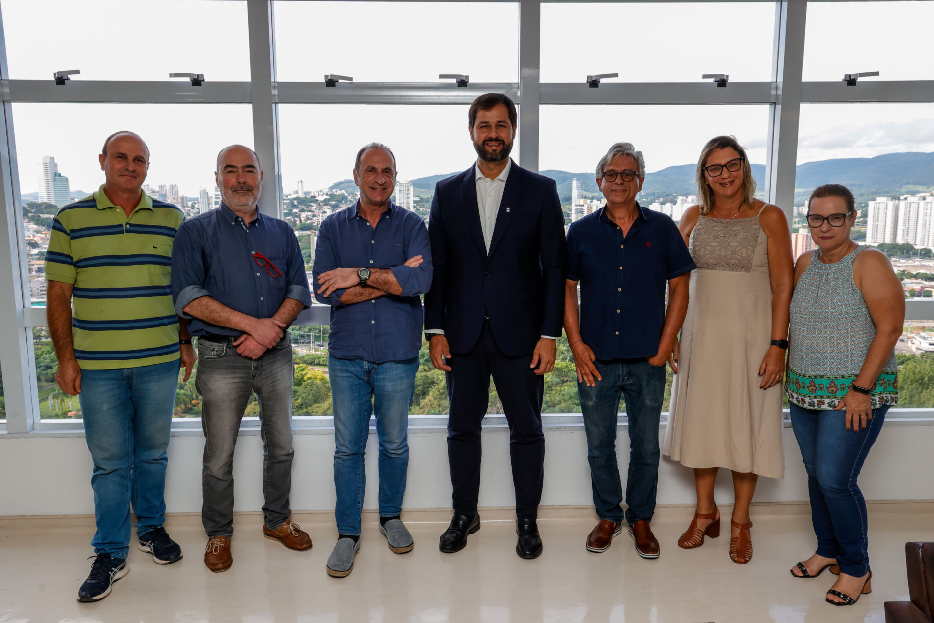 Prefeito recebe técnicos italianos da Escola de Enologia de Conegliano