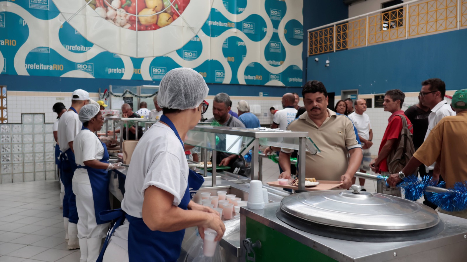 Restaurantes populares servirão almoço especial no Dia Internacional da Mulher - Prefeitura da Cidade do Rio de Janeiro