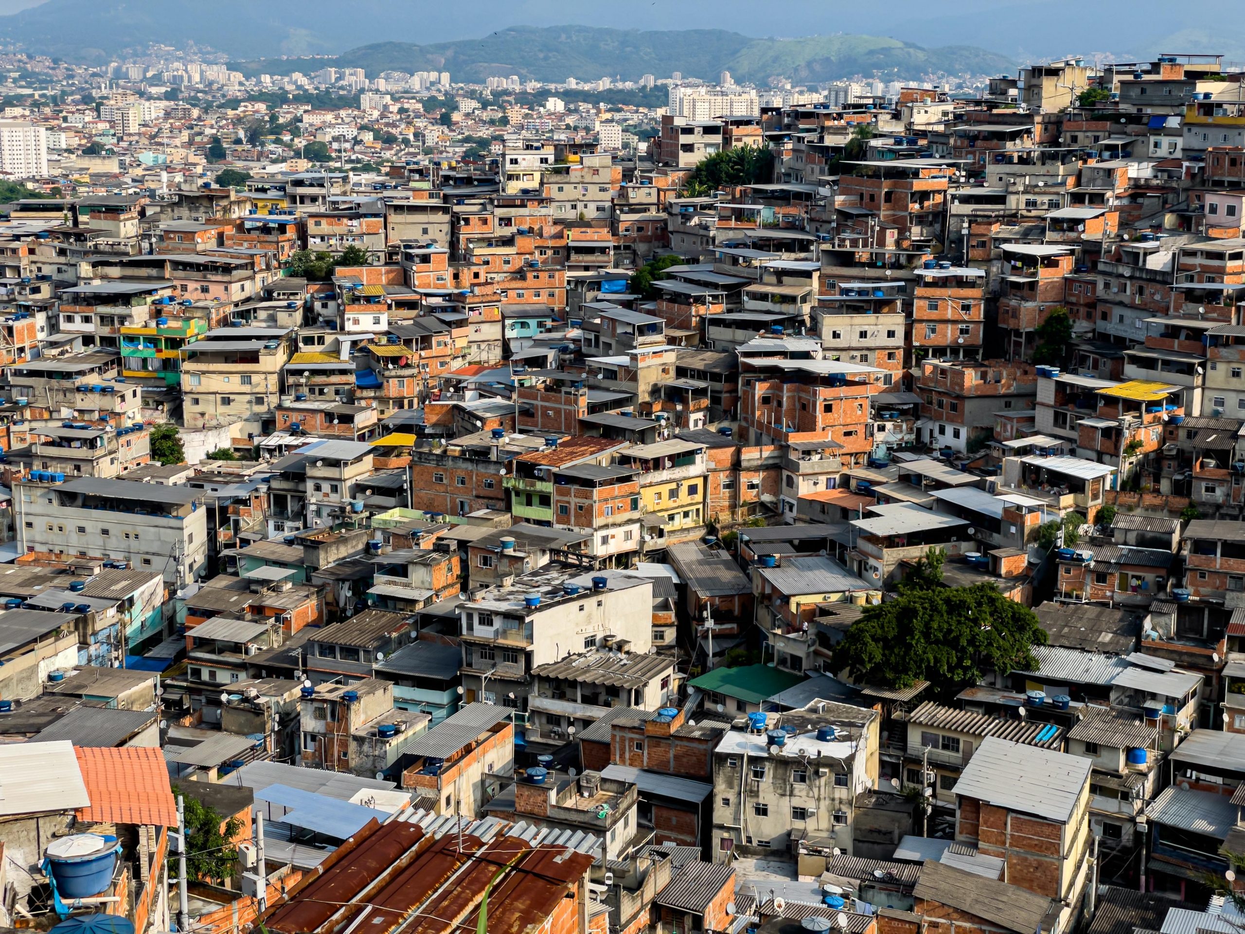 Secretaria de Habitação inscreve obras de urbanização do Alemão no Novo PAC Periferias Vivas  - Prefeitura da Cidade do Rio de Janeiro