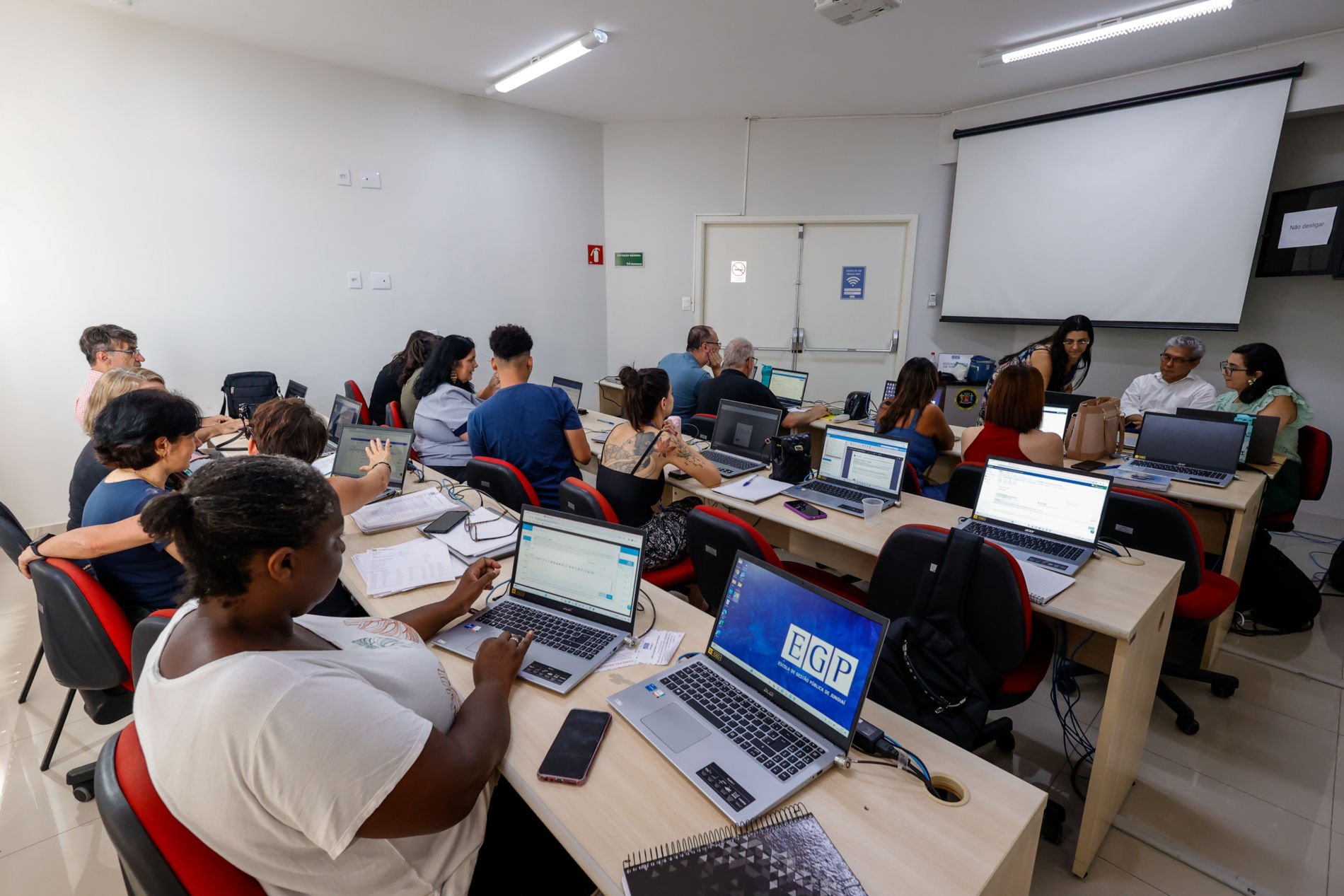 Servidores e OSCs participam de oficina prática sobre novo sistema de prestação de contas